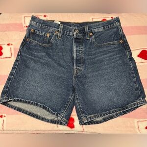 Levi’s 501 Mid thigh shorts
